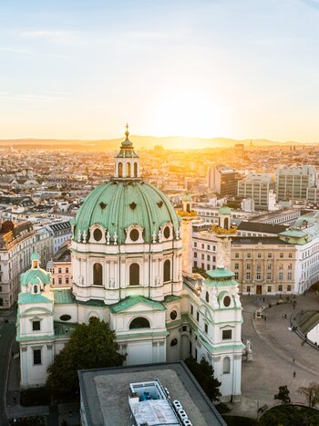 Aussicht auf Wien während dem Sonnenuntergang | © Shutterstock 2213129869