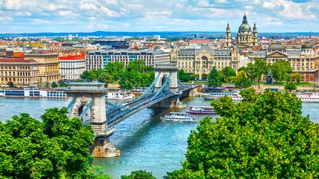 Kettenbrücke auf der Donau in Budapest | &copy; Shutterstock 562412311