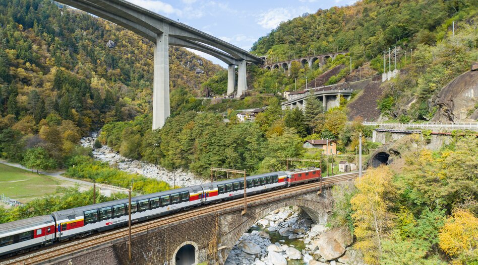 Der Gotthard Panorama Express in Biaschina | © SBB CFF FFS; Dario Häusermann