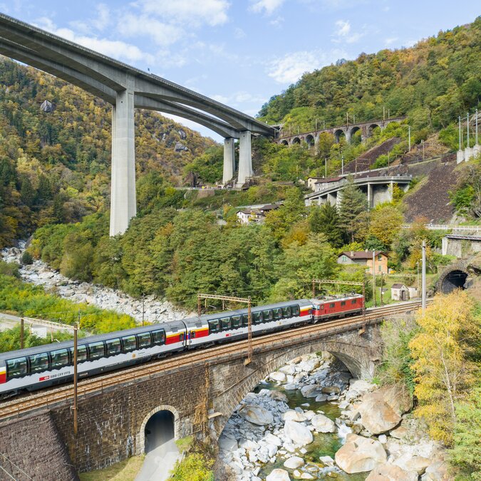Der Gotthard Panorama Express in Biaschina | © SBB CFF FFS; Dario Häusermann