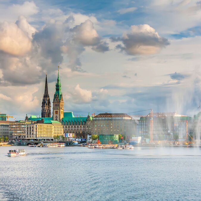 Vue panoramique sur le lac et le centre de Hambourg | © Shutterstock 236235733