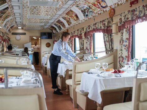 Voiture Restaurant Orient Silk Road Express | © Volker Renner