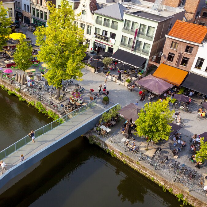 Terrasses au bord de l’eau dans la ville belge de Malines | © Visit Mechelen Aikon