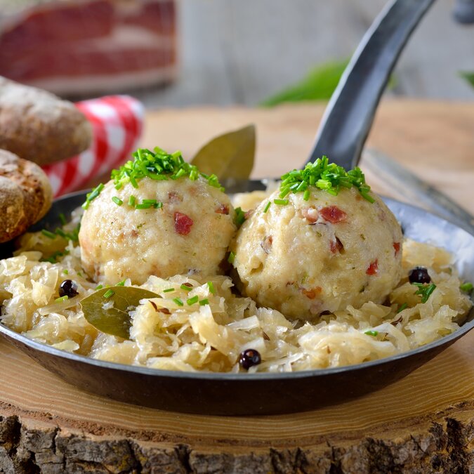 Innsbruck - Knödel | © shutterstock / 2285939333