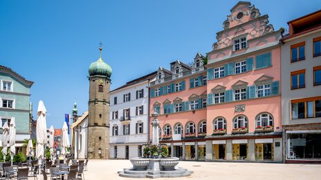 Altstadt von Bregenz mit Marktplatz | © shutterstock / 2648005617