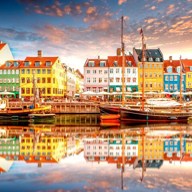 Nyhavn, Hafen in Kopenhagen, Dänemark | © Shutterstock 2451037363