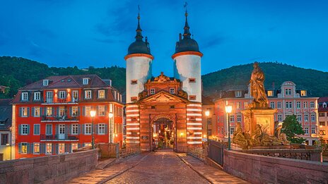 Alte Brücke in Heidelberg | &copy; Shutterstock 1937205493