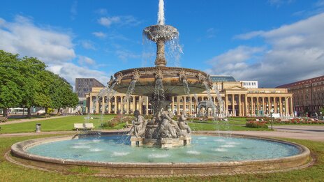 Der Schlossplatz | &copy; Shutterstock 125916494