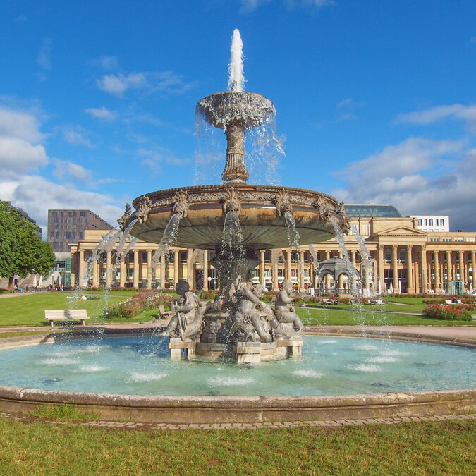 Der Schlossplatz in Stuttgart | © Shutterstock 125916494