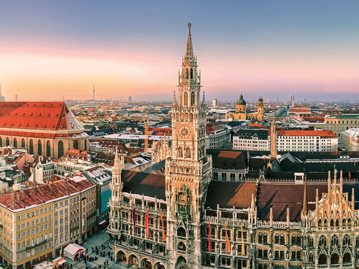 Rathaus, Marienplatz und Frauenkirche