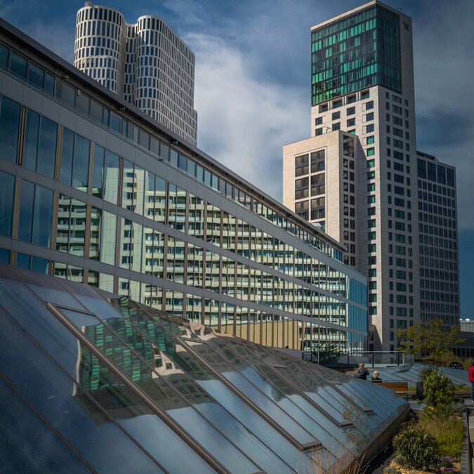 Das „Bikini Berlin“ (ehemals Bikini-Haus), ein Konzept-Einkaufszentrum in der Budapester Straße in Berlin, Deutschland | © Shutterstock 1388223266