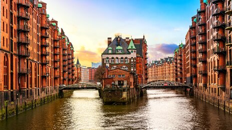 Wasserschloss in der Hamburger Speicherstadt | &copy; shutterstock_1946862949
