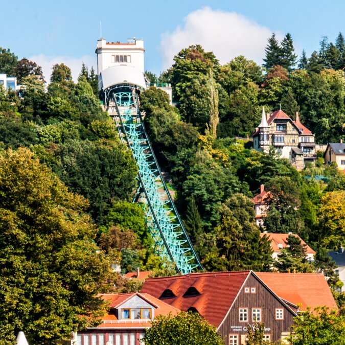 ancien funiculaire dans le quartier Loschwitz de Dresde | © Shutterstock 246352204