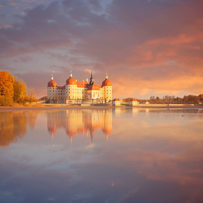 Schloss Moritzburg bei Dresden, Deutschland | © Shutterstock 2141065925