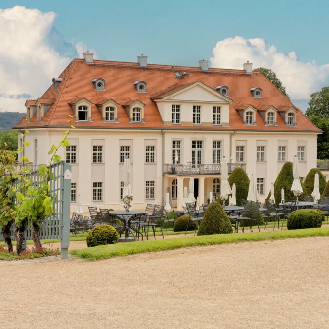 Château Wackerbarth à Radebeul avec parc et vignobles