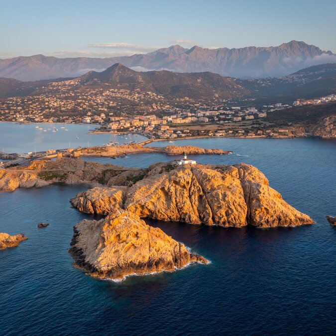 L'Île-Rousse, Korsika | © Shutterstock 2418167405
