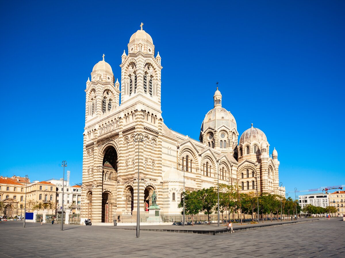 Marseille Kathedrale | © shutterstock_2386388059
