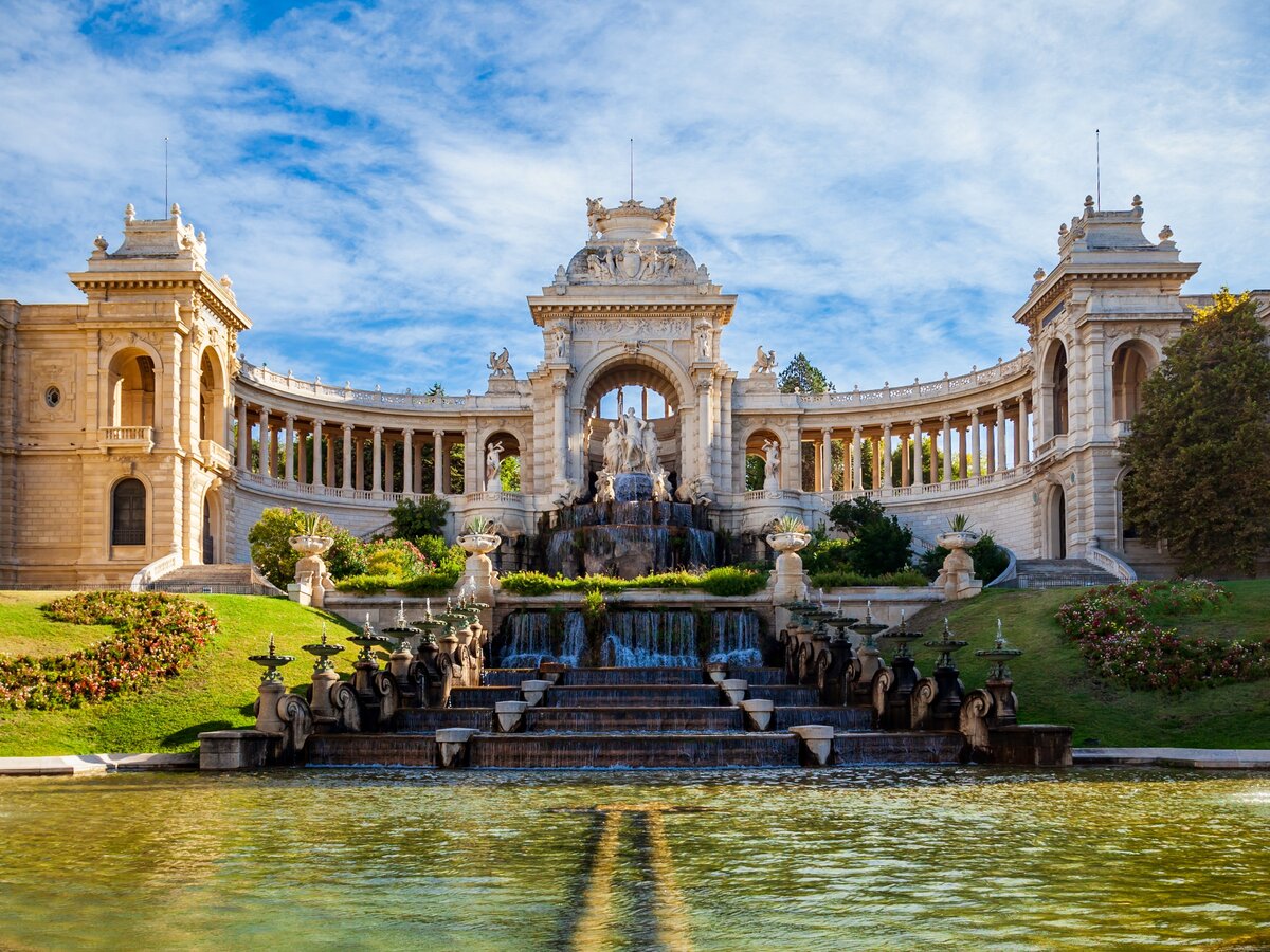 Das Palais Longchamp beherbergt das Museum der Schönen Künste und das Museum für Naturgeschichte von Marseille in Frankreich | © shutterstock_2564072841