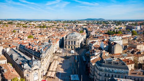 Place de la Comédie von oben | &copy; shutterstock / 2423734755