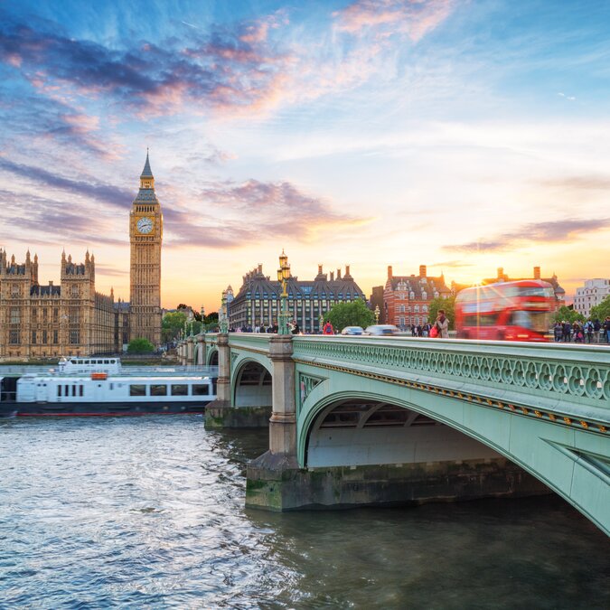 Westminster Palace, Westminster Bridge, Big Ben bei Sonnenuntergang | © Shutterstock 652666315