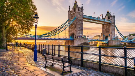 Tower Bridge im Herbst | © Shutterstock 1536941243