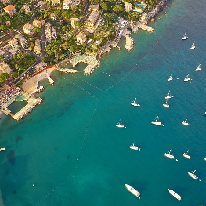 Luftaufnahme des Hafens von Santa Margherita Ligure | © shutterstock-1580896177