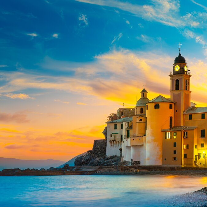 Camogli in der Abendsonne | © shutterstock / 2468423685