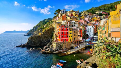 Riomaggiore, Cinque Terre | &copy; Shutterstock 670355188