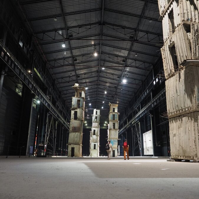 Pirelli Hangar Bicocca, Zentrum für Ausstellungen zeitgenössischer Kunst mit der ortsspezifischen Kunst „Sieben himmlische Orte“ von Anselm Kiefer | © Shutterstock 1079002796