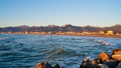 Meer vor Viareggio | &copy; shutterstock / 2280391541
