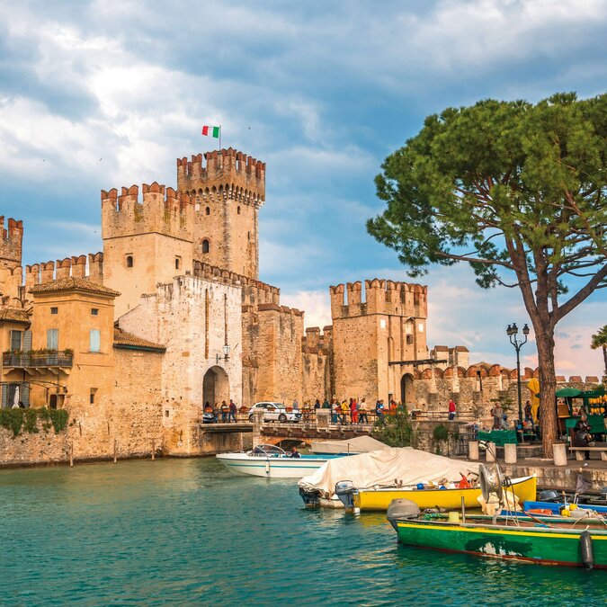 Schloss von Limone sul Garda | © shutterstock / 1329035483