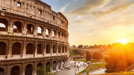 Kolosseum bei Sonnenuntergang | &copy; Shutterstock 107102642