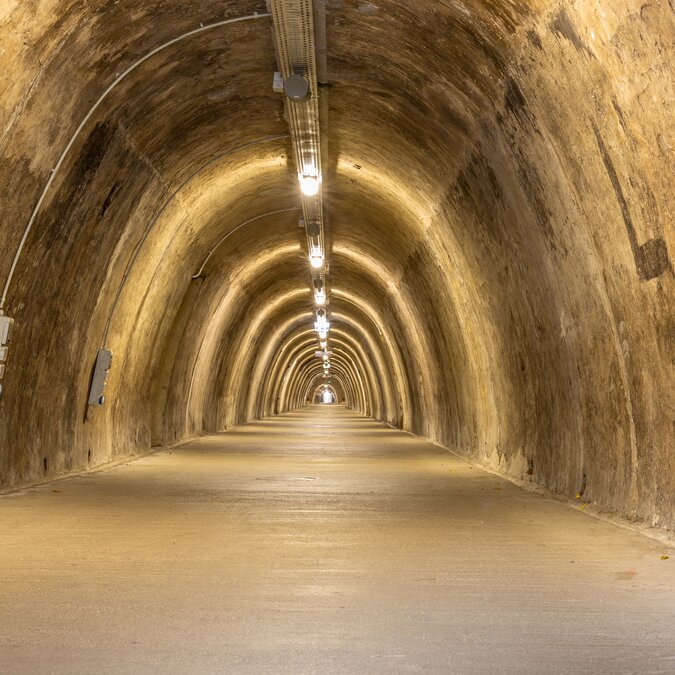 Tunnel Gric in der Altstadt von Zagreb in Kroatien | © shutterstock_1574104786