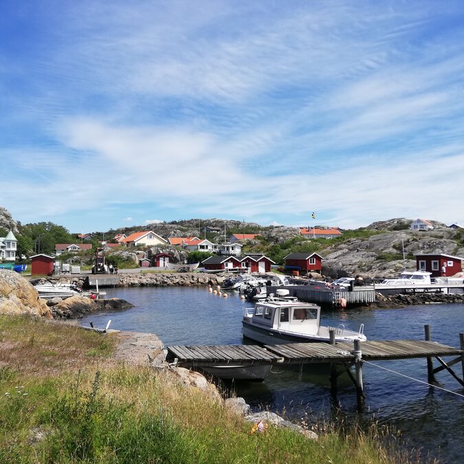 Insel Brännö als Tagesausflug ohne viele Touristen mit der Fähre ab Göteborg | © 	 shutterstock / 1581624385