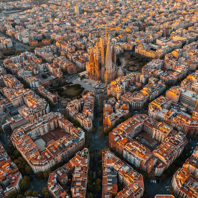 Sagrada Familia et Eixample | © Shutterstock_2165398797