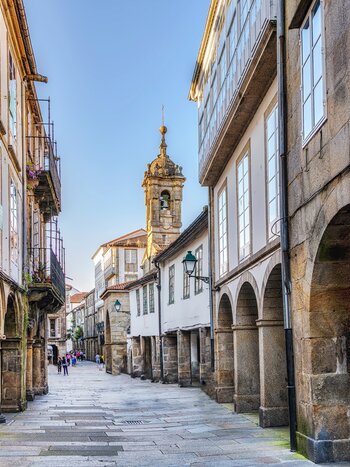 Fussgängerzone in der Altstadt von Santiago de Compostela | © Shutterstock 1139116661