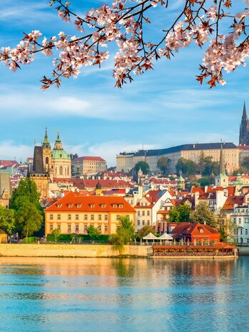 Scenic Prague panorama with Hradcany Castle and the Vltava in spring | © Shutterstock 2427012683